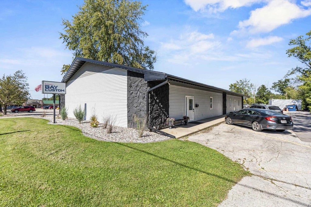 Photo of 1532 Shawano AVENUE, Green Bay, WI 54303 (MLS # 50333697)