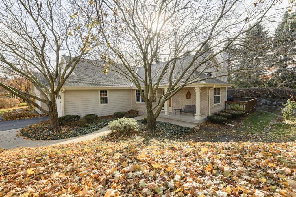 Photo of 675 Charleston COURT #B, Brookfield, WI 53045 (MLS # 1943201)