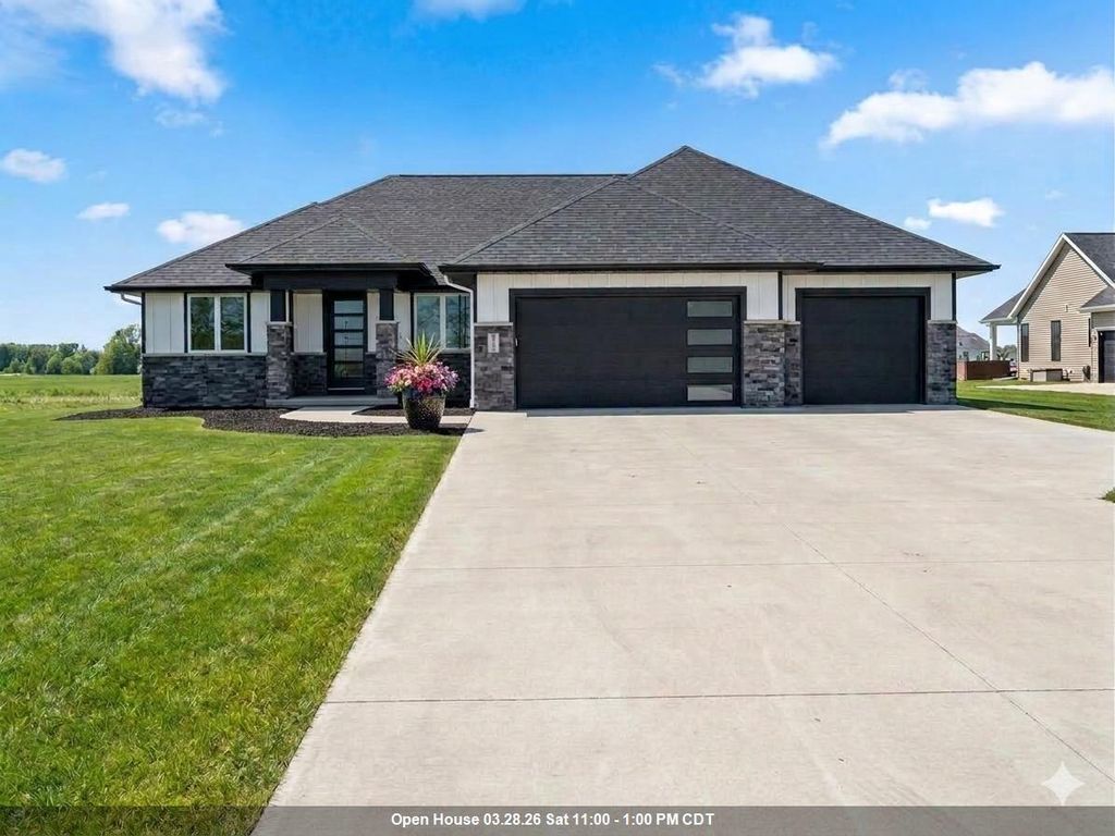 Photo of 302 Kerrigan DRIVE, Wrightstown, WI 54180 (MLS # 50319908)