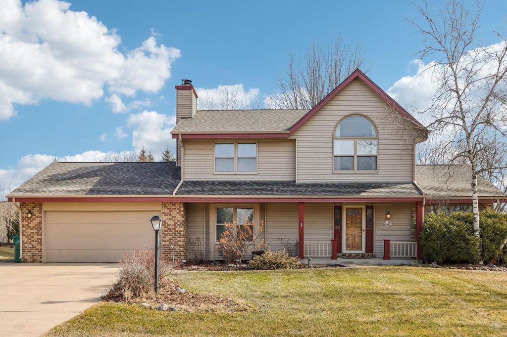 Photo of W142N10472 Magnolia DRIVE, Germantown, WI 53022 (MLS # 1955287)