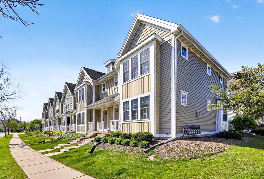 Photo of 3742 Mammoth TRAIL #3742, Madison, WI 53719 (MLS # 2023149)