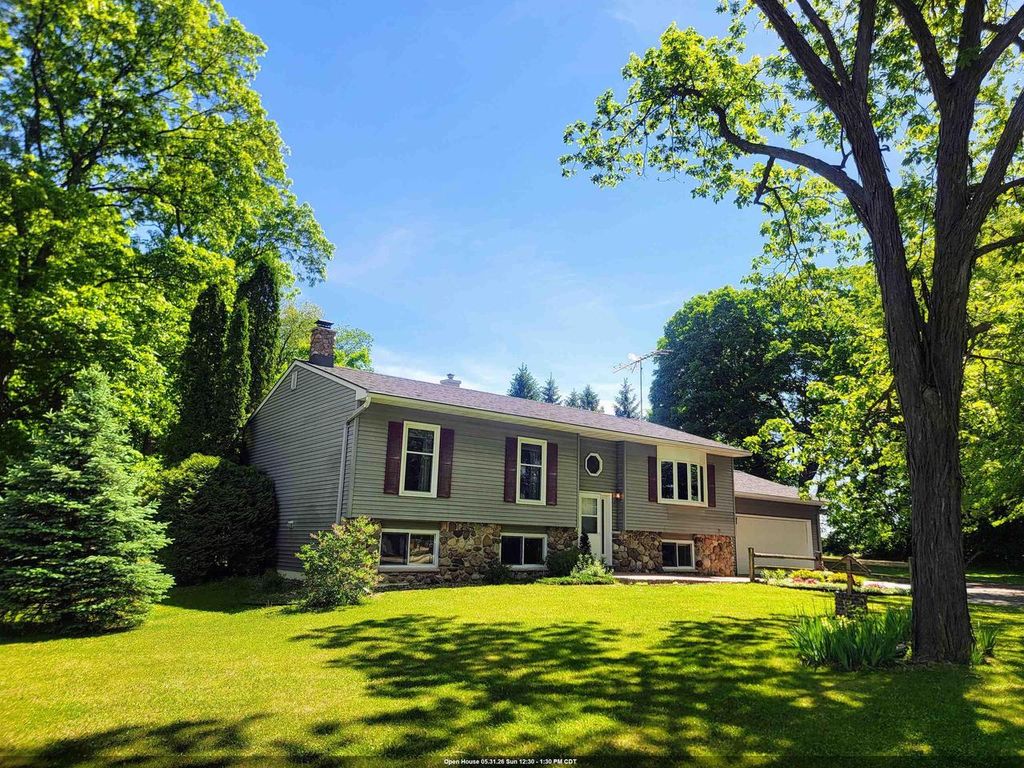 Photo of N4764 Larry ROAD, New London, WI 54961 (MLS # 50326427)