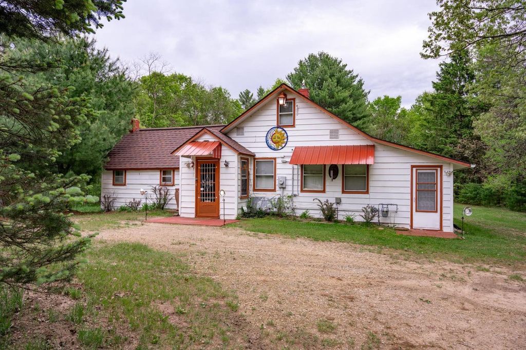 Photo of N6866 16th AVENUE, New Lisbon, WI 53950 (MLS # 2024063)