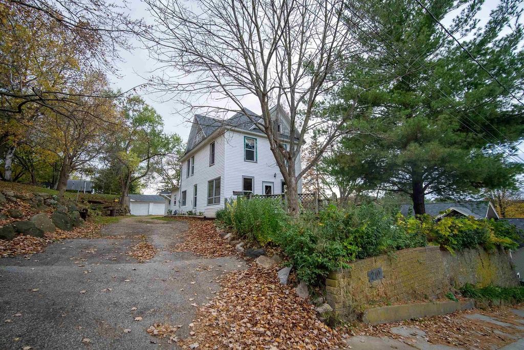 Photo of 210 Hill STREET, Lodi, WI 53555 (MLS # 2011321)