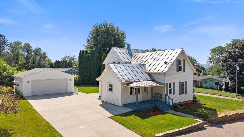 Photo of 401 15th STREET #1708, Baraboo, WI 53913 (MLS # 2029996)