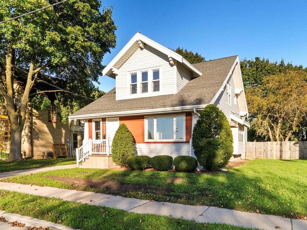 Photo of 713 S 16th STREET, Manitowoc, WI 54220 (MLS # 1983489)