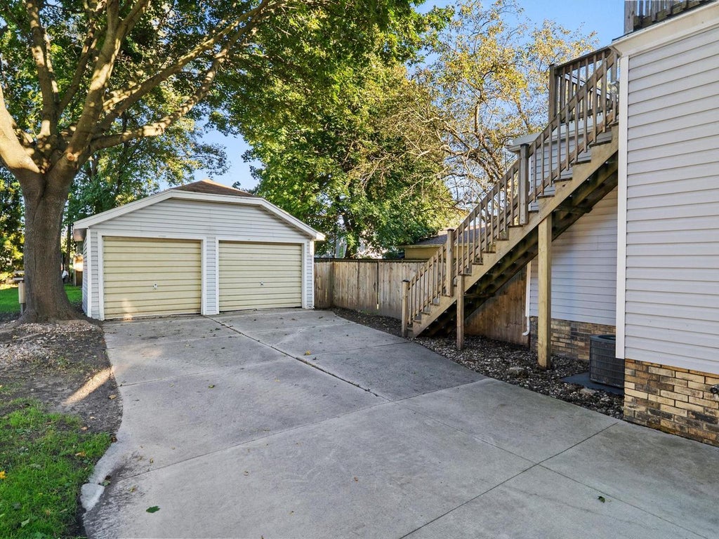 Photo of 713 S 16th STREET, Manitowoc, WI 54220 (MLS # 1983489)