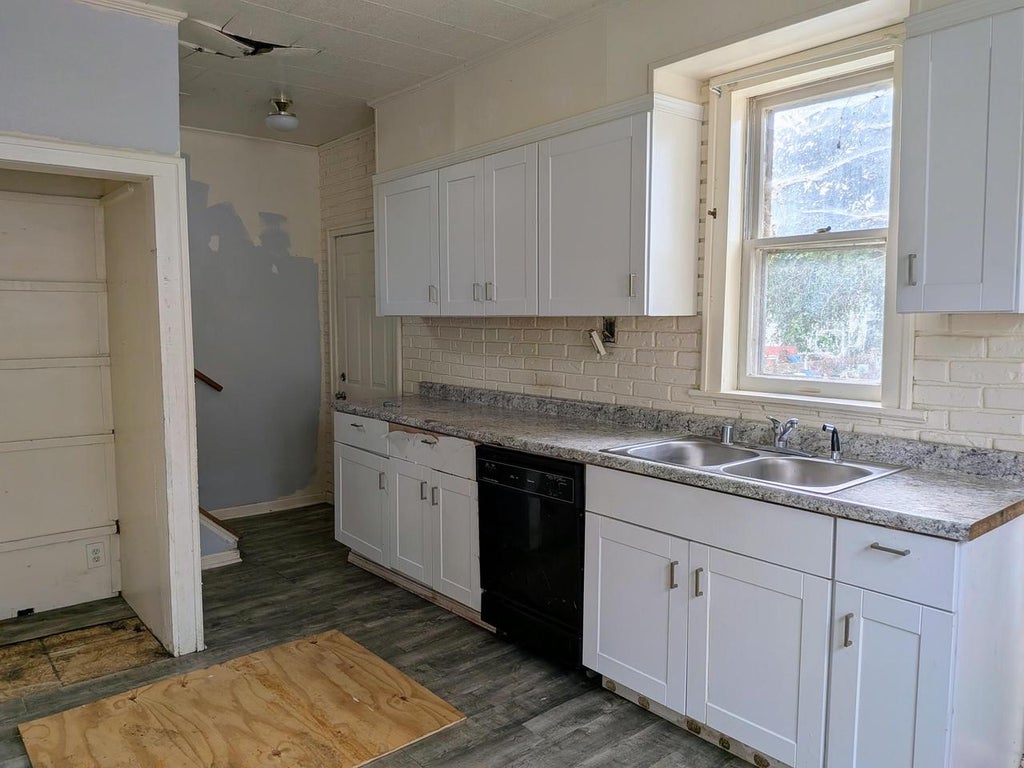 Photo of 4050 6th AVENUE, Kenosha, WI 53140 (MLS # 1981778)