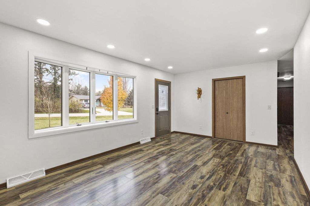 Photo of 2610 Gladeview ROAD, Cottage Grove, WI 53527 (MLS # 2013022)