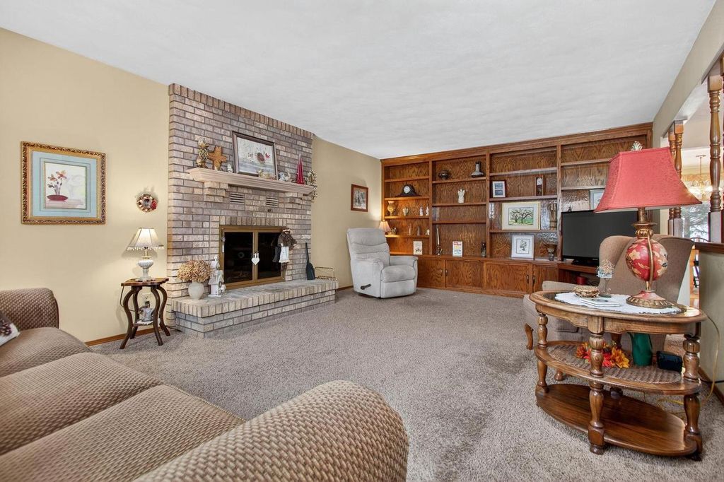 Photo of 2516 W Sunnyview CIRCLE, Appleton, WI 54914 (MLS # 50319328)