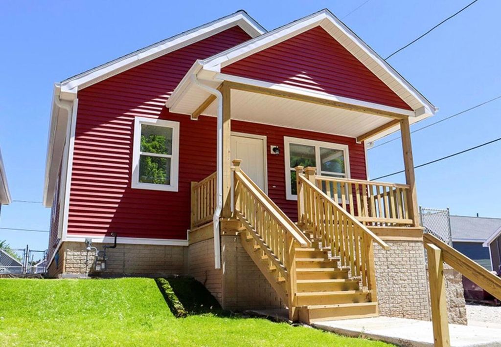 Photo of 3324 N Palmer STREET, Milwaukee, WI 53212 (MLS # 1956370)