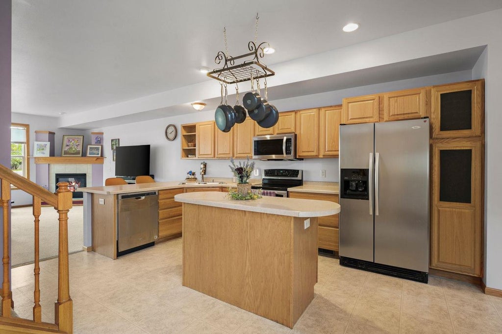 Photo of 242 Meadowside DRIVE, Verona, WI 53593 (MLS # 2032404)