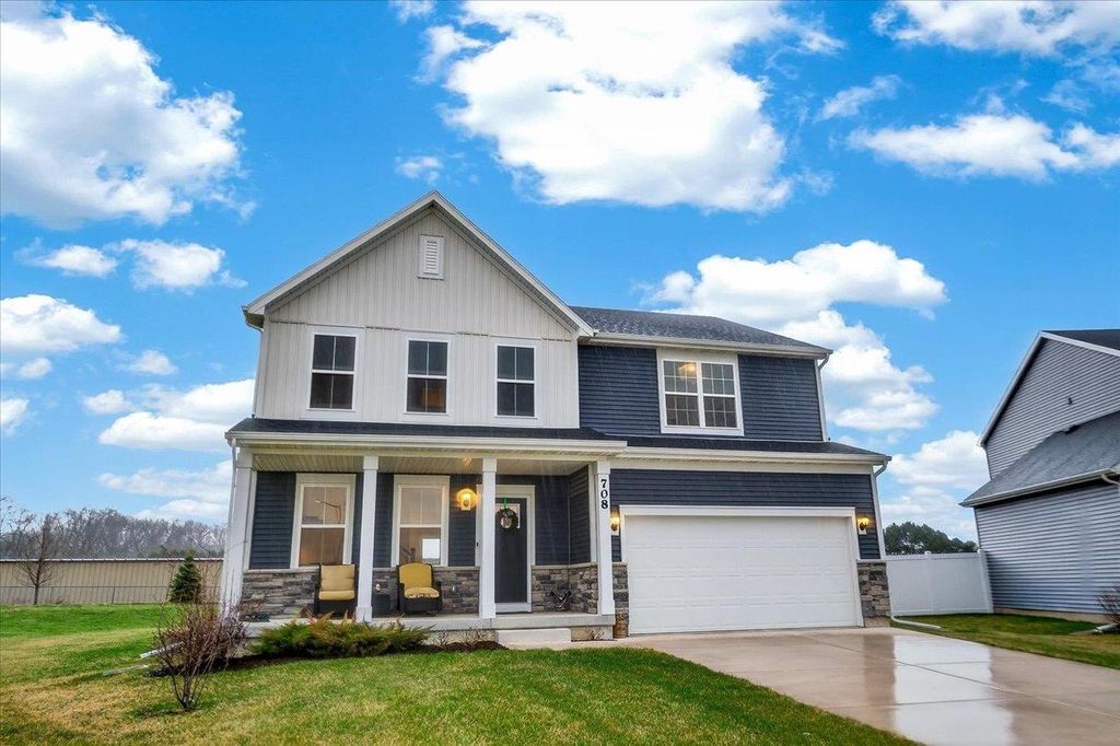 Photo of 708 Narvik CIRCLE, Stoughton, WI 53589 (MLS # 2019638)