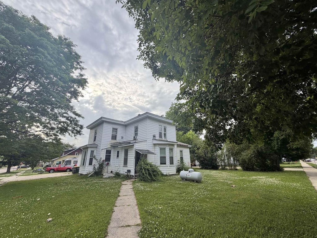 Photo of 608 N Main STREET, Richland Center, WI 53581 (MLS # 2027163)