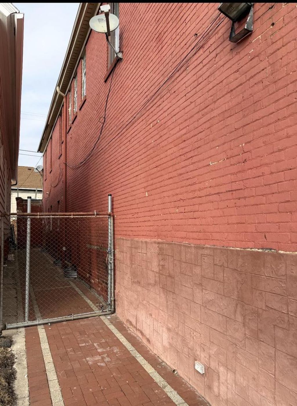 Photo of 1900 W Lincoln AVENUE, Milwaukee, WI 53215 (MLS # 1951728)