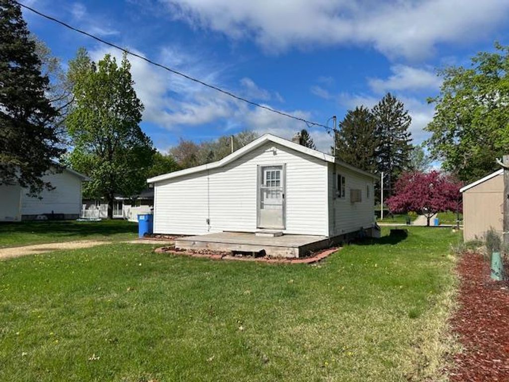 Photo of 203 schneider STREET, Portage, WI 53901 (MLS # 2021874)