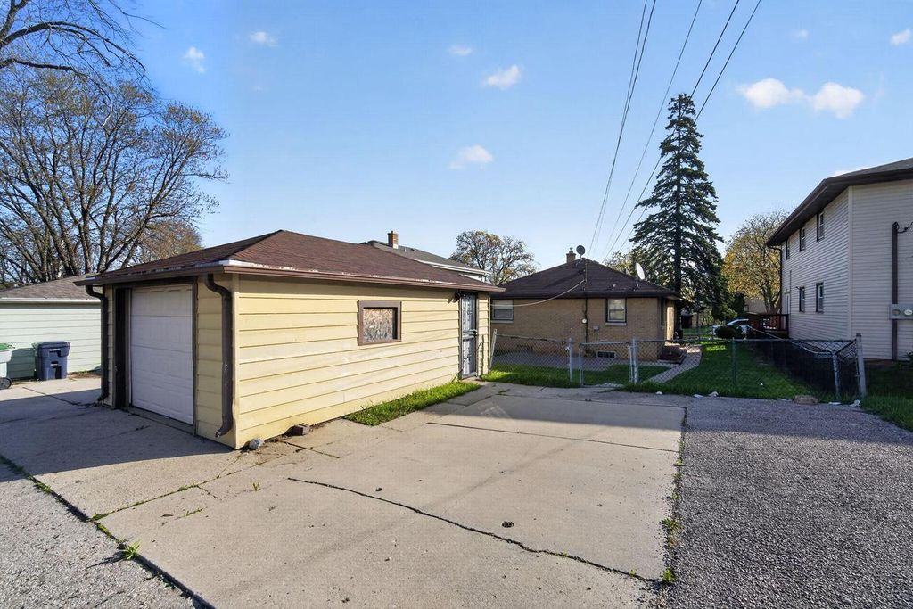 Photo of 7471 W Beckett AVENUE, Milwaukee, WI 53216 (MLS # 1959027)
