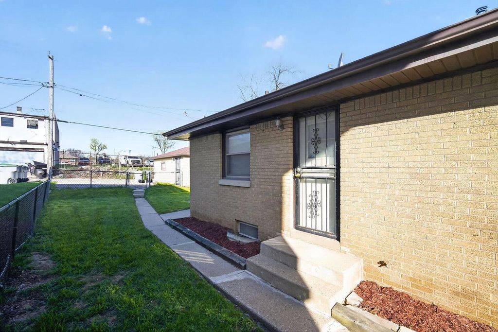 Photo of 7471 W Beckett AVENUE, Milwaukee, WI 53216 (MLS # 1959027)