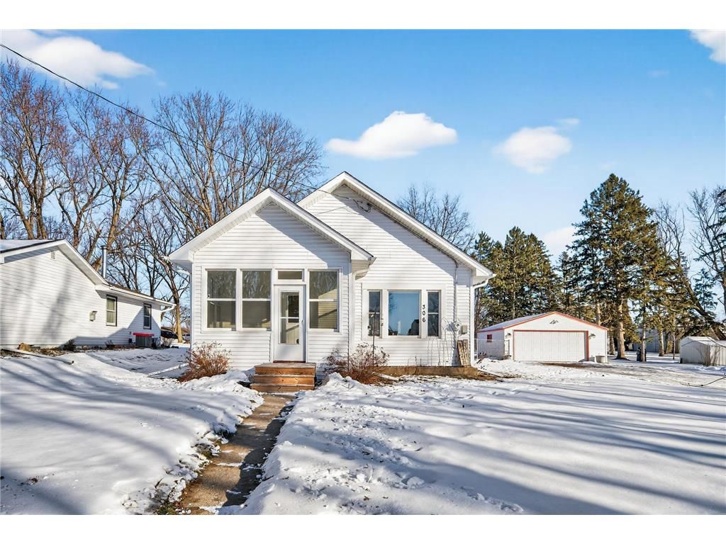 Photo of 306 N Division STREET, Roberts, WI 54023 (MLS # 7013027)