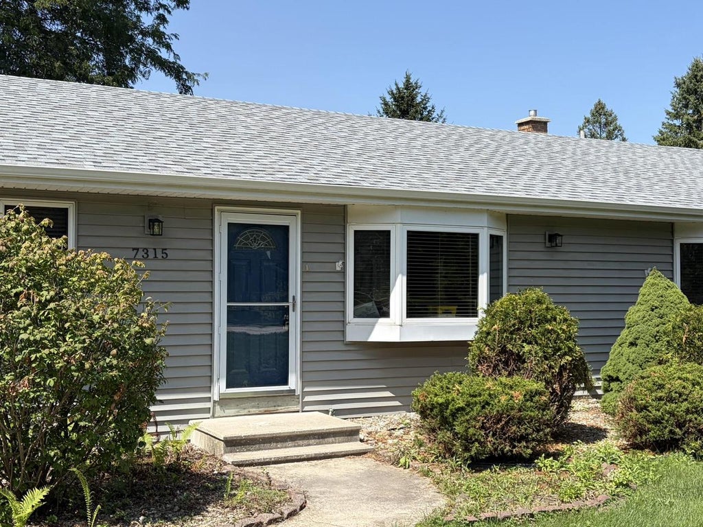 Photo of 7315 S 48th STREET, Franklin, WI 53132 (MLS # 1981770)