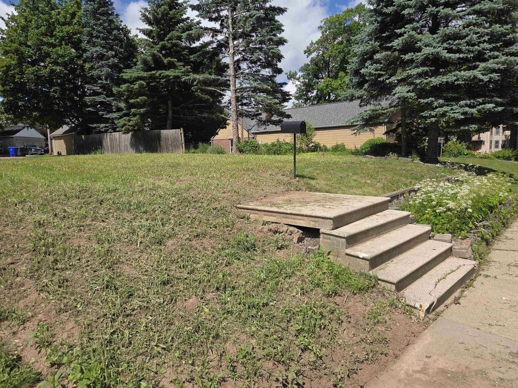 Photo of 105 W 5th STREET, Kaukauna, WI 54130 (MLS # 50327922)