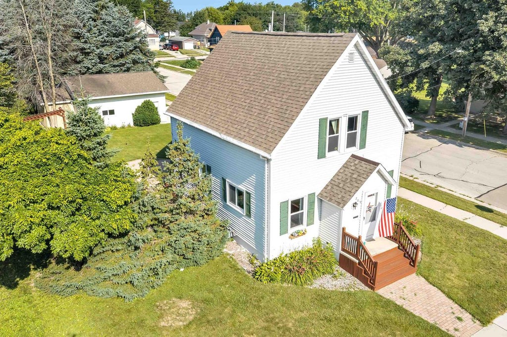 Photo of 705 S Main STREET, Seymour, WI 54165 (MLS # 50329648)