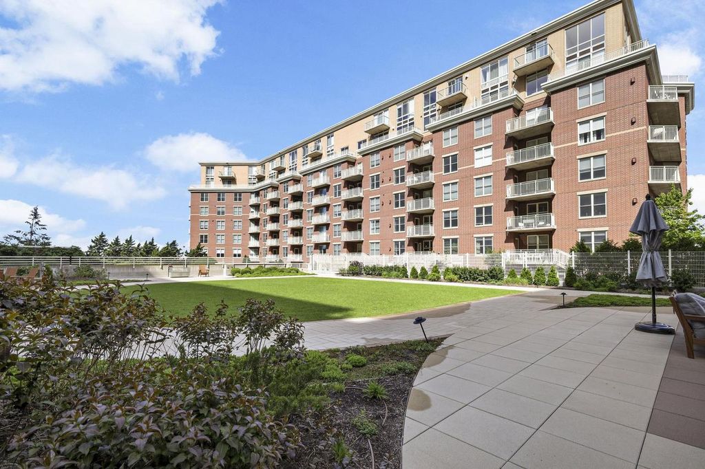 Photo of 333 W Mifflin STREET #2090, Madison, WI 53703 (MLS # 2021324)