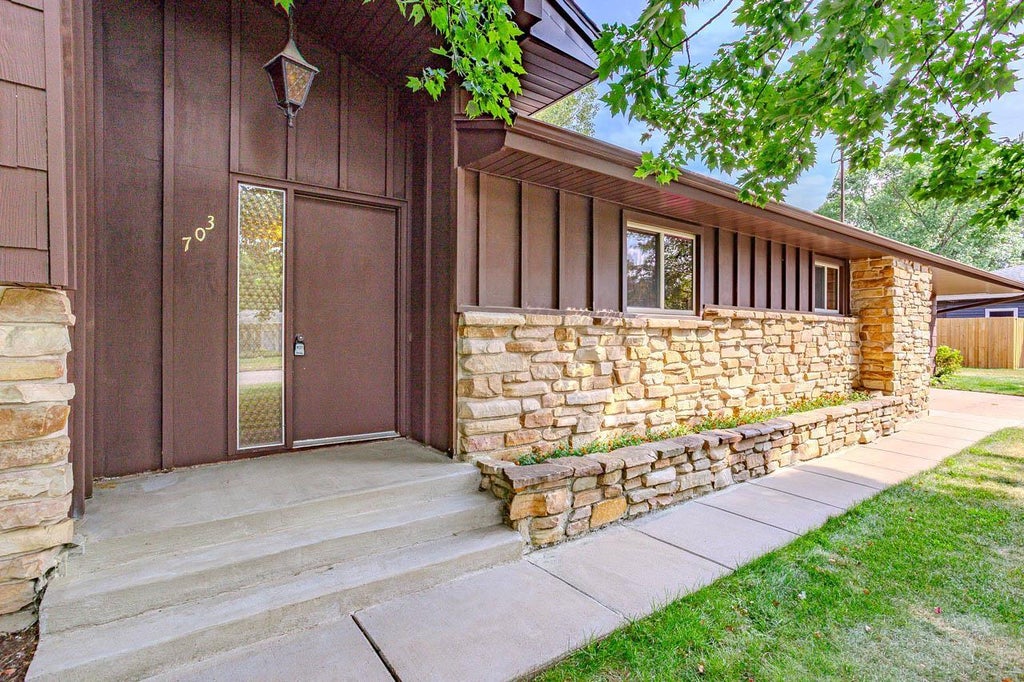 Photo of 703 Urban STREET, Rothschild, WI 54474 (MLS # 22604040)