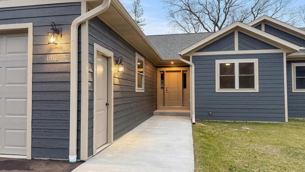 Photo of 1618 Michigan AVENUE, Wisconsin Dells, WI 53965 (MLS # 2019971)