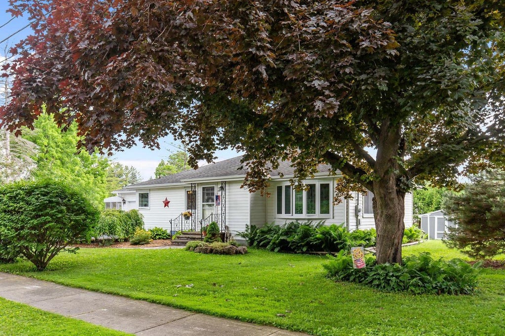Photo of 304 E Mary STREET, Black Creek, WI 54106 (MLS # 50328213)