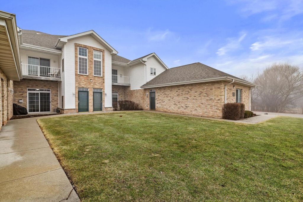 Photo of 4301 Taylor HARBOR EAST HARBOR E #1, Mount Pleasant, WI 53403 (MLS # 1953170)