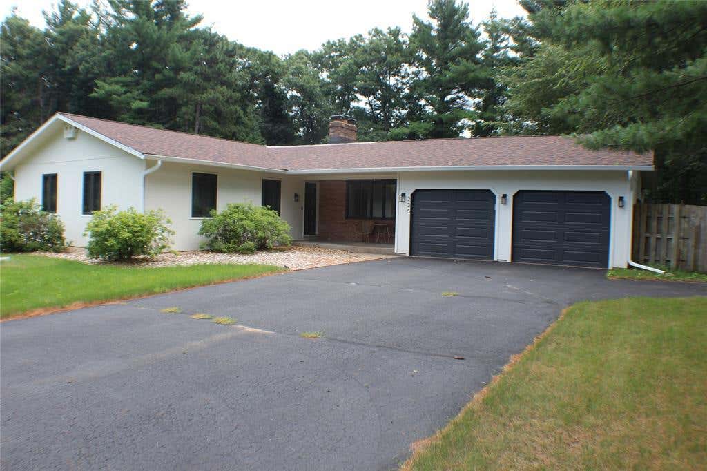 Photo of 225 Corydon ROAD, Eau Claire, WI 54701 (MLS # 1603433)