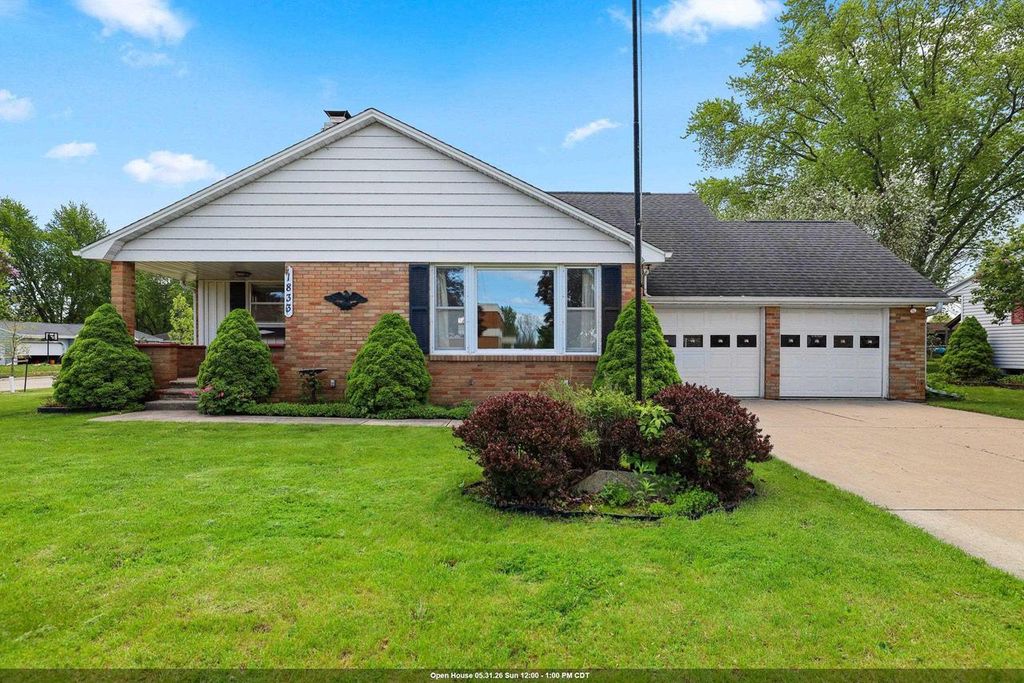 Photo of 1833 Bond STREET, Green Bay, WI 54303 (MLS # 50326310)