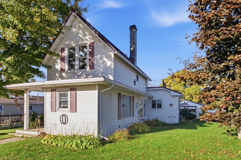 Photo of 323 S Main STREET, Greenwood, WI 54437 (MLS # 22605089)
