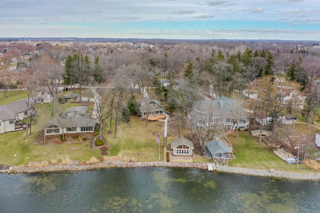 Photo of S106W20597 N Shore DRIVE, Muskego, WI 53150 (MLS # 1956769)