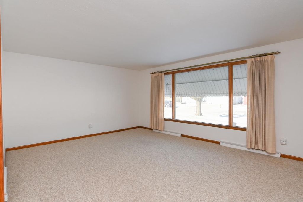 Photo of 432 N Locust STREET, Green Bay, WI 54303 (MLS # 50321606)