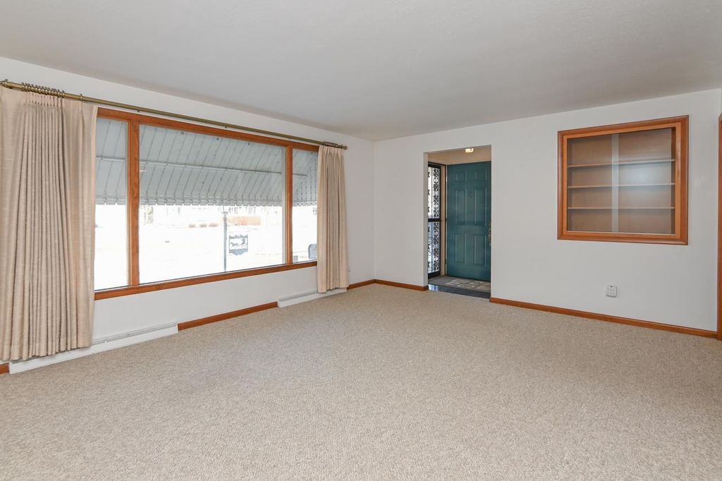 Photo of 432 N Locust STREET, Green Bay, WI 54303 (MLS # 50321606)