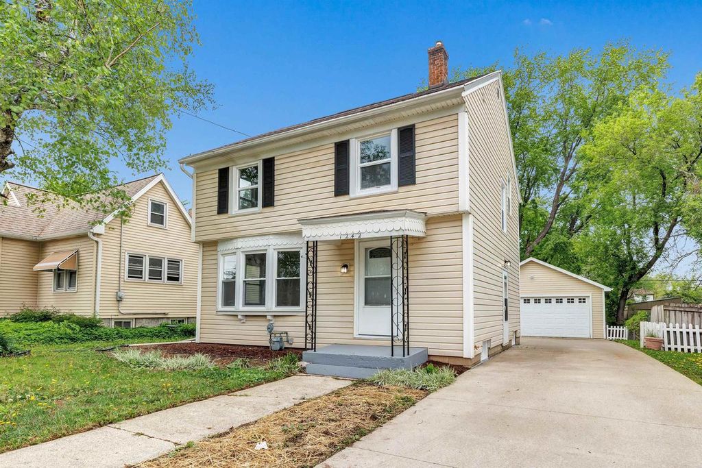 Photo of 1242 Shawano AVENUE, Green Bay, WI 54303 (MLS # 50326125)
