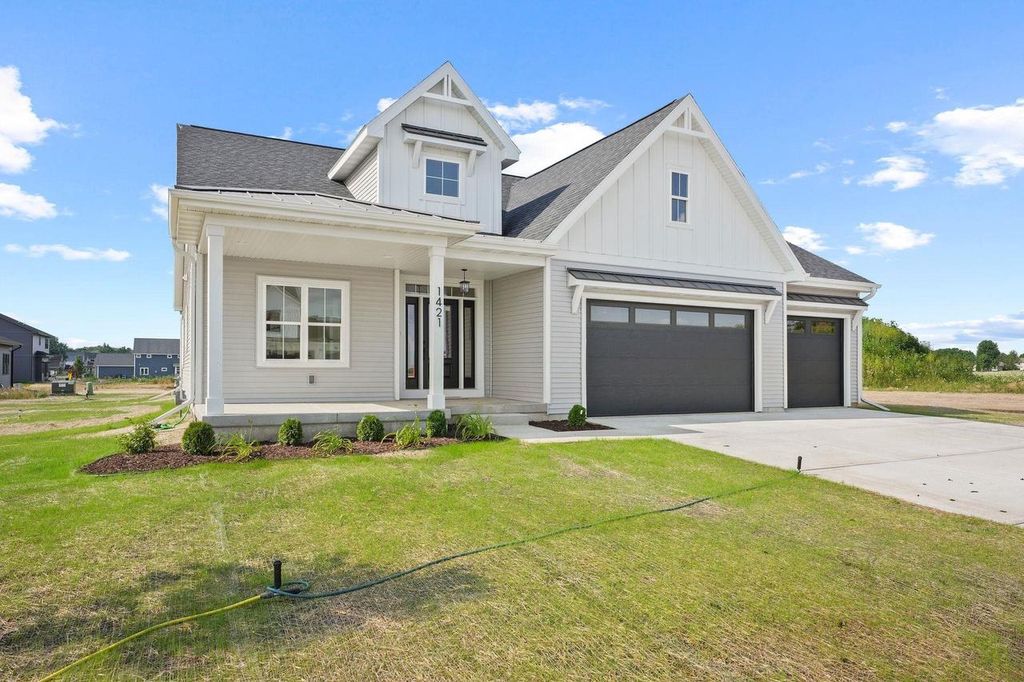 Photo of 1421 Stonehaven DRIVE, Sun Prairie, WI 53590 (MLS # 2028713)