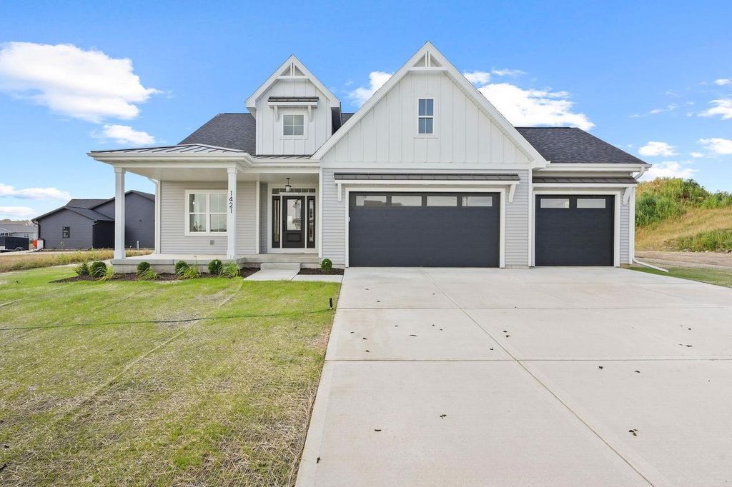 Photo of 1421 Stonehaven DRIVE, Sun Prairie, WI 53590 (MLS # 2028713)