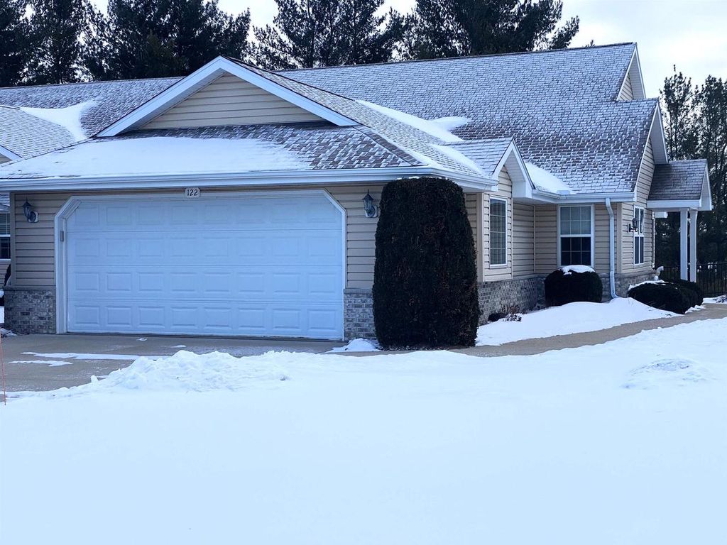 Photo of 122 Summit COURT #2502, Columbus, WI 53925 (MLS # 2014016)