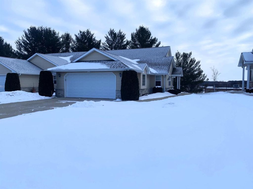 Photo of 122 Summit COURT #2502, Columbus, WI 53925 (MLS # 2014016)