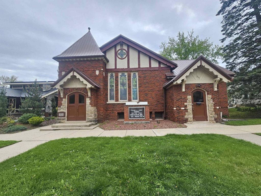 Photo of 409 4th STREET, Baraboo, WI 53913 (MLS # 2022330)