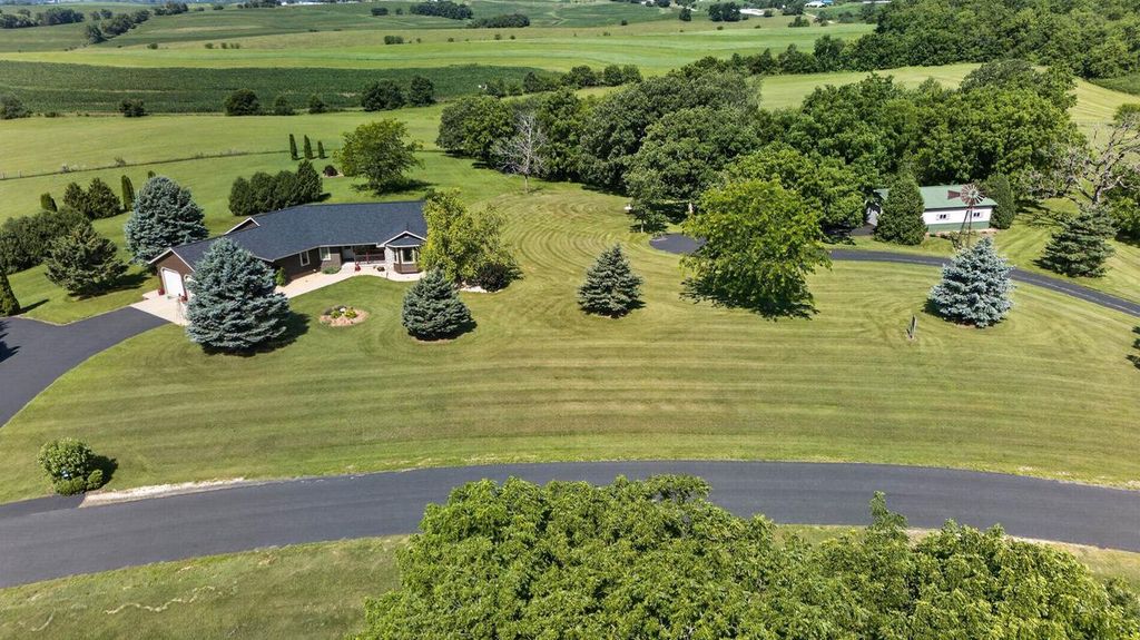 Photo of N7795 Panorama ROAD, Belleville, WI 53508 (MLS # 2027303)