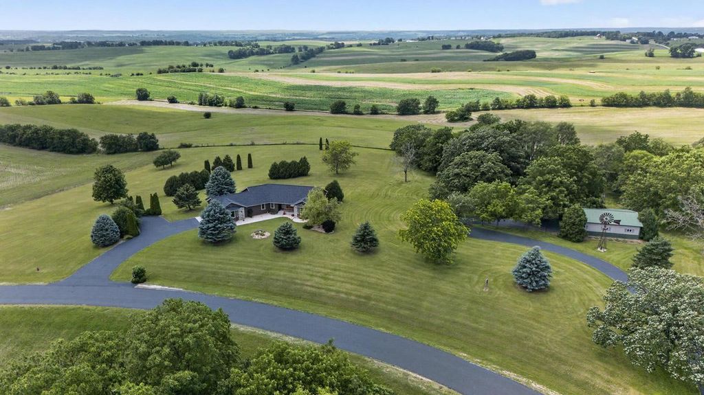 Photo of N7795 Panorama ROAD, Belleville, WI 53508 (MLS # 2027303)