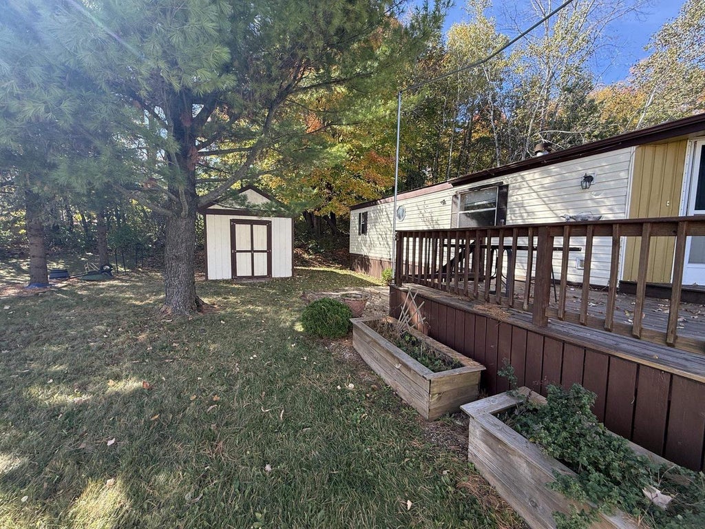 Photo of W211N11625 Hilltop CIRCLE, Germantown, WI 53022 (MLS # 2035442)