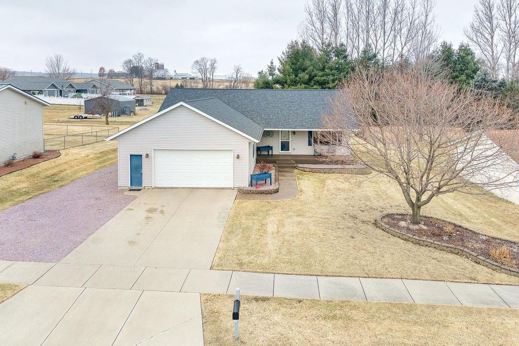 Photo of 518 Midway DRIVE, Reedsburg, WI 53959 (MLS # 1952928)