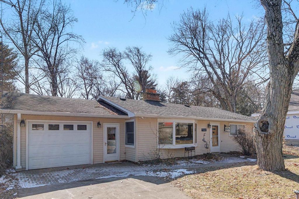 Photo of W3661 N Lawn DRIVE, Markesan, WI 53946 (MLS # 2017624)