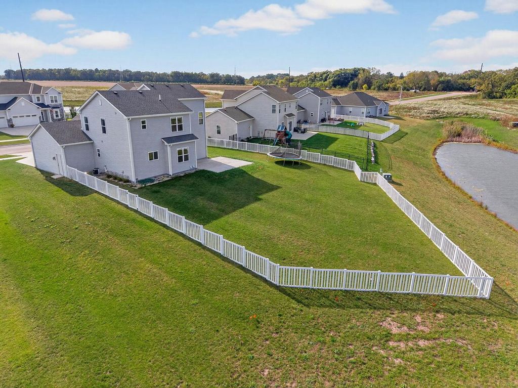 Photo of 11520 W Meadowview DRIVE, Franklin, WI 53132 (MLS # 1942644)