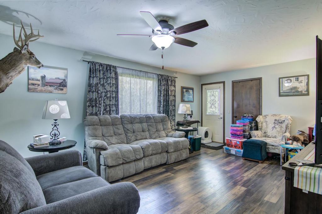 Photo of 19 W 18th STREET, Buffalo City, WI 54622 (MLS # 1940318)